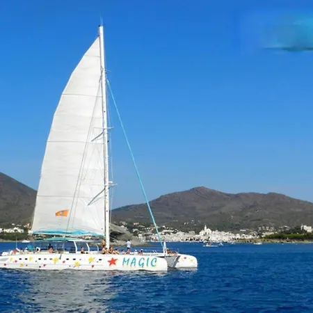 In Near Sandy Apartment Empuriabrava