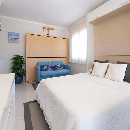 Pleasant Located In Апартаменты